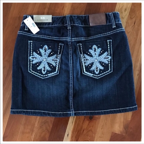 NWT Maurice's Dark Wash Embellished Jean Skirt - Picture 4 of 6